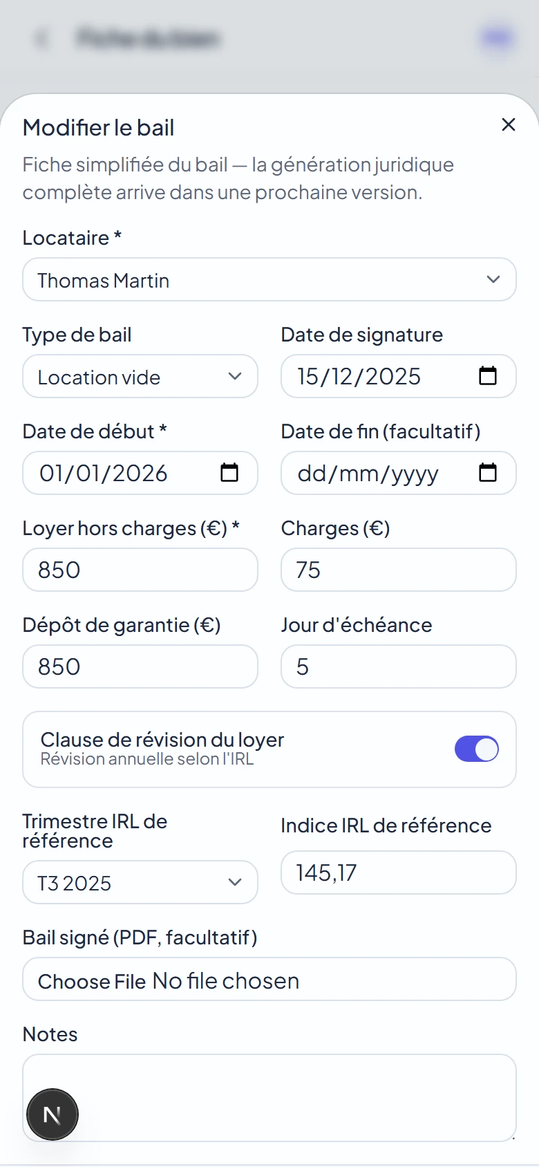 Feuille de la fiche bail sur mobile, ouverte depuis le bas de l'écran avec locataire, type et dates