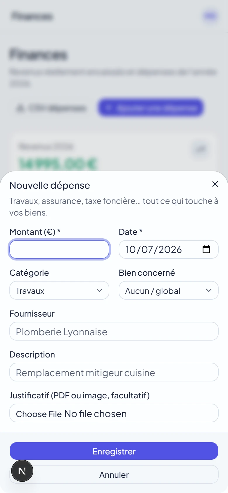 Feuille Nouvelle dépense sur mobile avec montant, date, catégorie et bien concerné